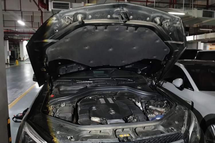 Used Mercedes-Benz GLE 2018 GLE 320 4MATIC Dynamic Edition Collector's Edition Engine Bay