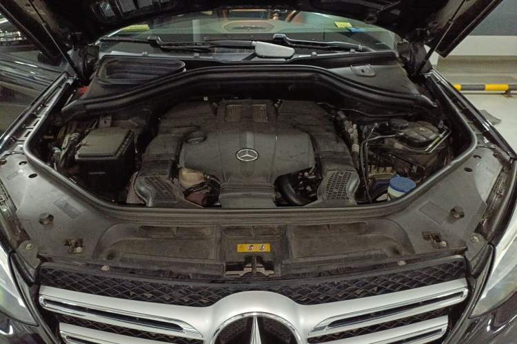 Used Mercedes-Benz GLE 2018 GLE 400 4MATIC Exclusive Edition Engine Bay