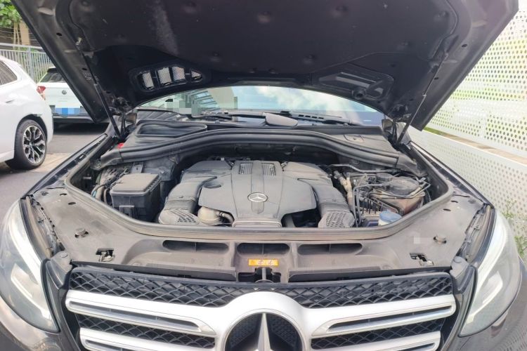 Used Mercedes-Benz GLE 2018 GLE 400 4MATIC Exclusive Edition Engine Bay