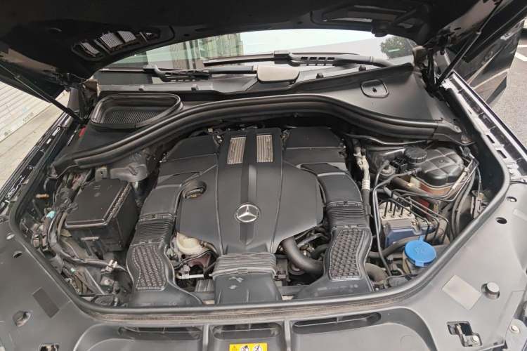 Used Mercedes-Benz GLE  Engine Bay