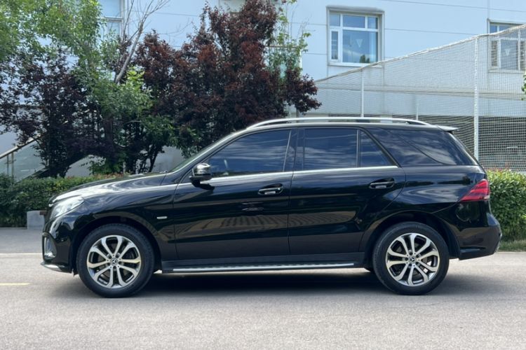 Used Mercedes-Benz GLE 2018 GLE 320 4MATIC Dynamic Edition Collector's Edition Exterior 2