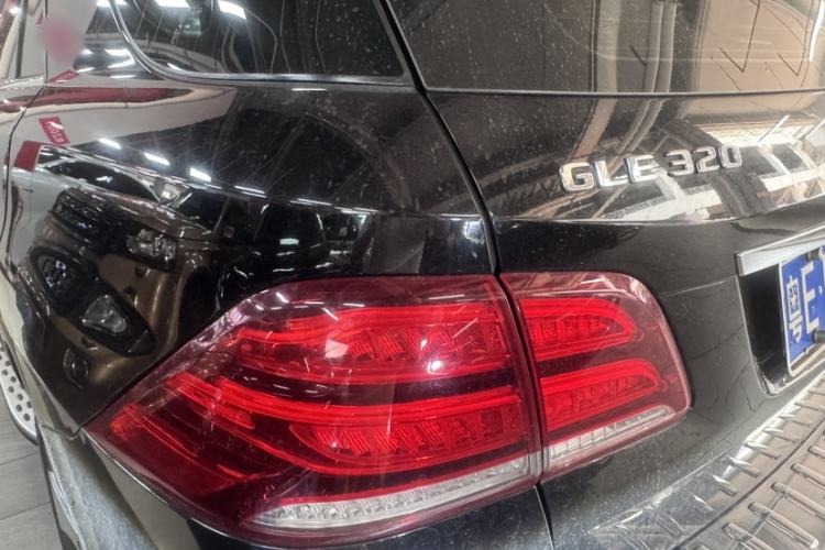Used Mercedes-Benz GLE 2018 GLE 320 4MATIC Luxury Collection Edition Exterior 4