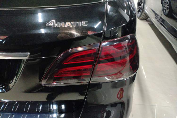 Used Mercedes-Benz GLE 2018 GLE 320 4MATIC Dynamic Edition Collector's Edition Exterior 6