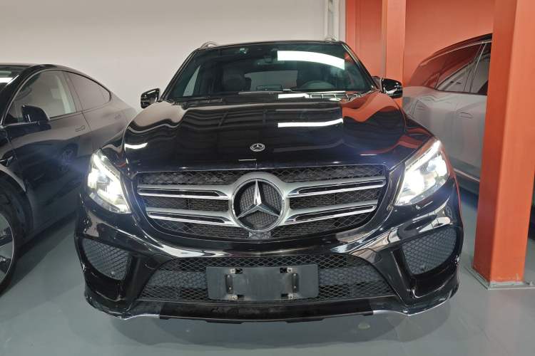 Used Mercedes-Benz GLE 2018 GLE 400 4MATIC Exclusive Edition Front
