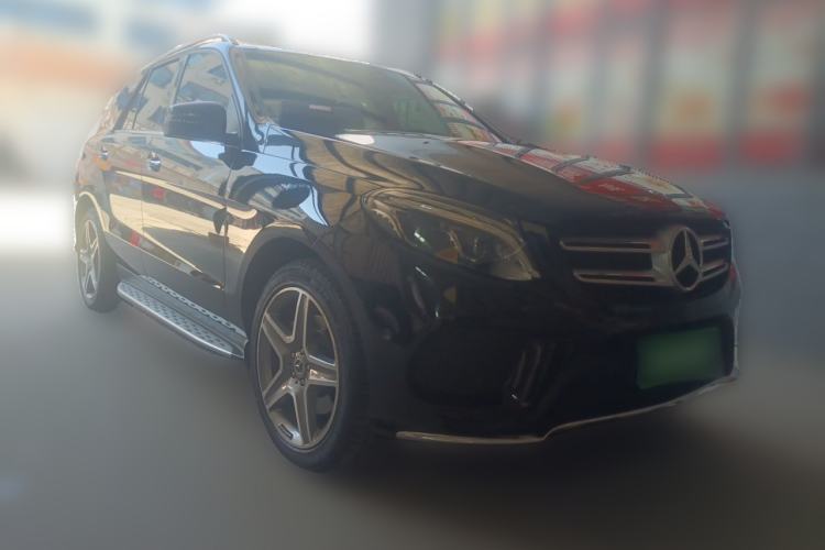 Used Mercedes-Benz GLE 2018 GLE 400 4MATIC Exclusive Edition Front Right 45 Deg