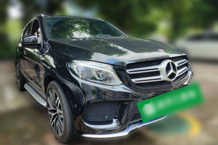 Used Mercedes-Benz GLE 2018 GLE 400 4MATIC Exclusive Edition Front Right 45 Deg