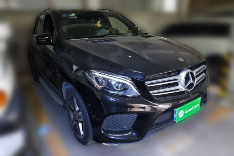 Used Mercedes-Benz GLE 2018 GLE 400 4MATIC Exclusive Edition Front Right 45 Deg