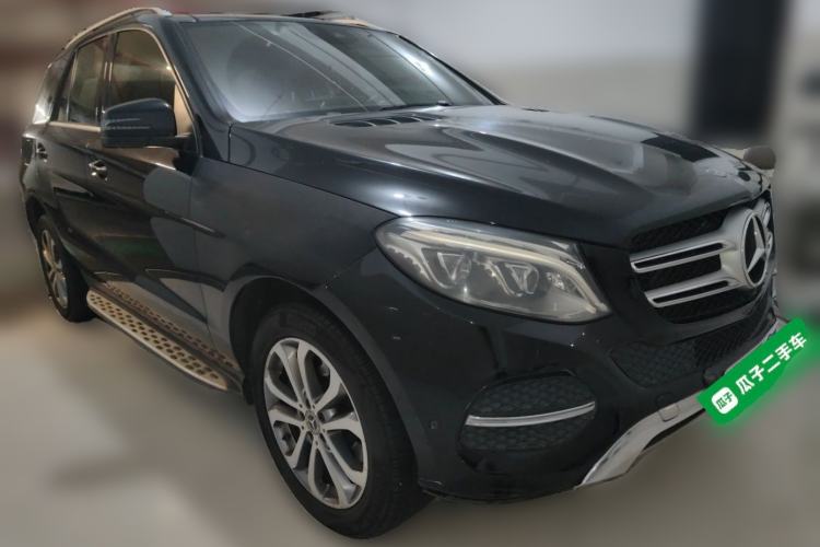 Used Mercedes-Benz GLE 2018 GLE 400 4MATIC Exclusive Edition Front Right 45 Deg
