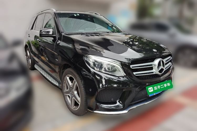 Used Mercedes-Benz GLE 2018 GLE 400 4MATIC Exclusive Edition Front Right 45 Deg
