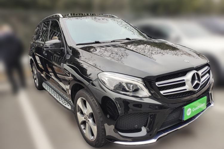Used Mercedes-Benz GLE 2018 GLE 320 4MATIC Luxury Collection Edition Front Right 45 Deg