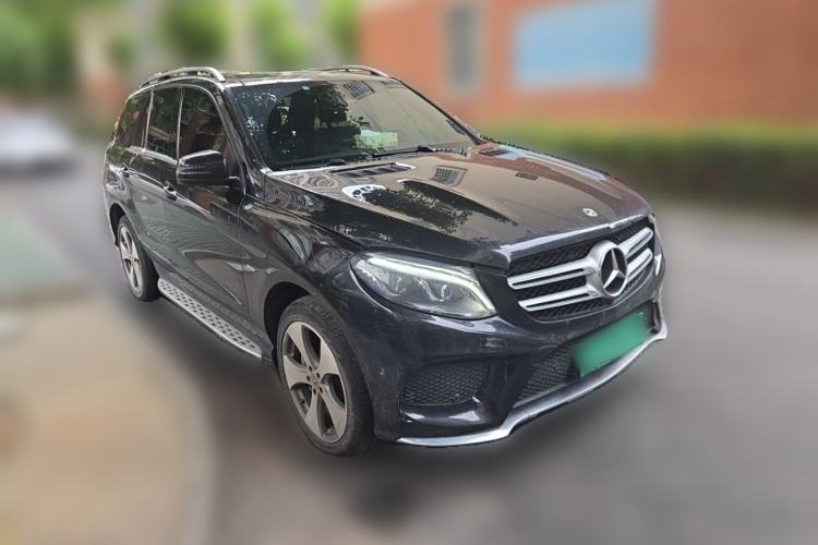 Used Mercedes-Benz GLE 2018 GLE 320 4MATIC Luxury Collection Edition Front Right 45 Deg
