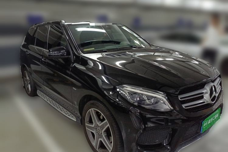 Used Mercedes-Benz GLE 2018 GLE 400 4MATIC Exclusive Edition Front Right 45 Deg