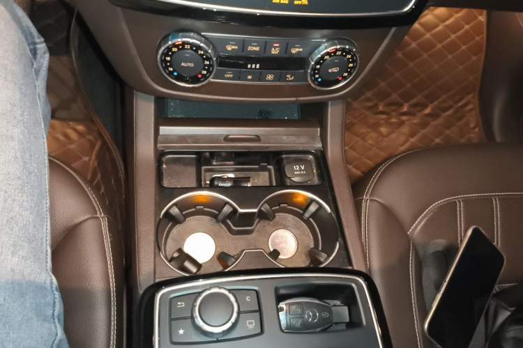 Used Mercedes-Benz GLE 2018 GLE 320 4MATIC Dynamic Edition Collector's Edition Gear Lever