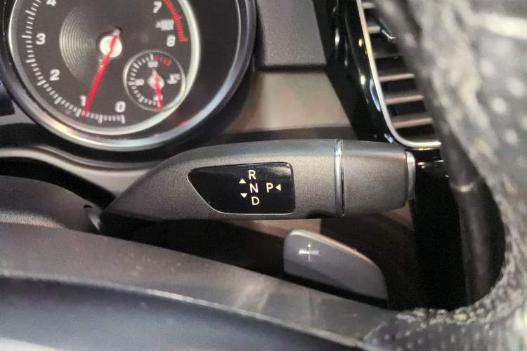 Used Mercedes-Benz GLE 2018 GLE 400 4MATIC Exclusive Edition Gear Lever