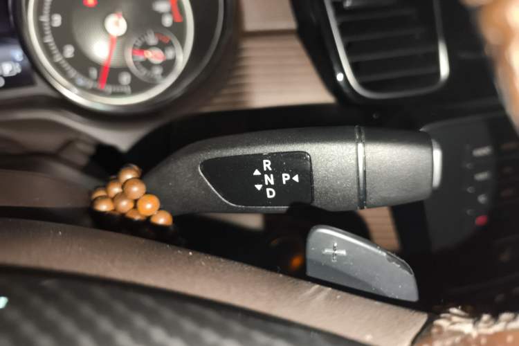 Used Mercedes-Benz GLE 2018 GLE 400 4MATIC Exclusive Edition Gear Lever