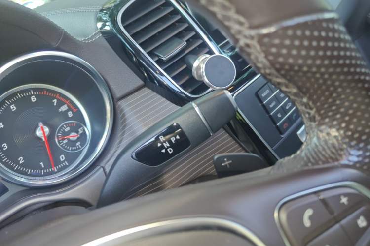 Used Mercedes-Benz GLE 2018 GLE 320 4MATIC Luxury Collection Edition Gear Lever
