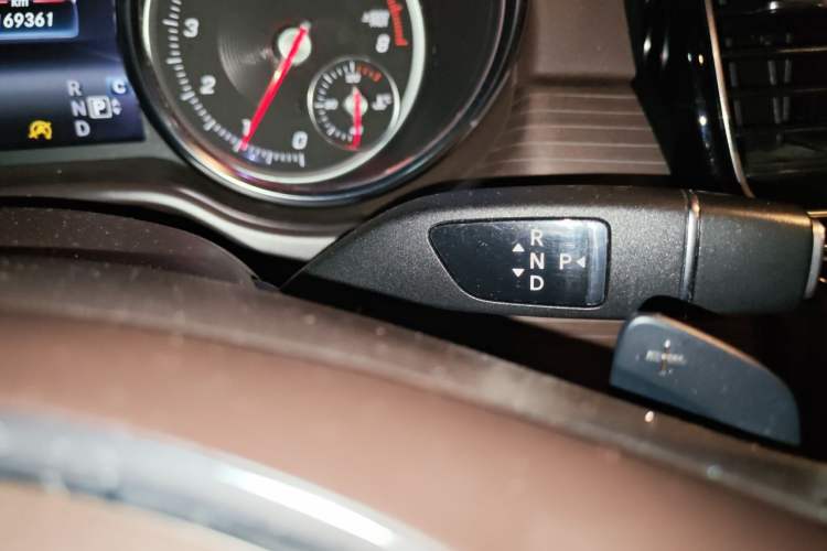 Used Mercedes-Benz GLE 2018 GLE 320 4MATIC Dynamic Edition Collector's Edition Gear Lever
