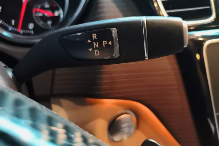 Used Mercedes-Benz GLE 2018 GLE 320 4MATIC Dynamic Edition Collector's Edition Gear Lever