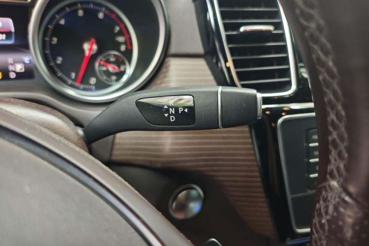 Used Mercedes-Benz GLE 2018 GLE 400 4MATIC Exclusive Edition Gear Lever