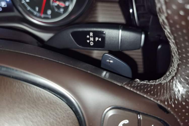 Used Mercedes-Benz GLE 2018 GLE 320 4MATIC Dynamic Edition Collector's Edition Gear Lever