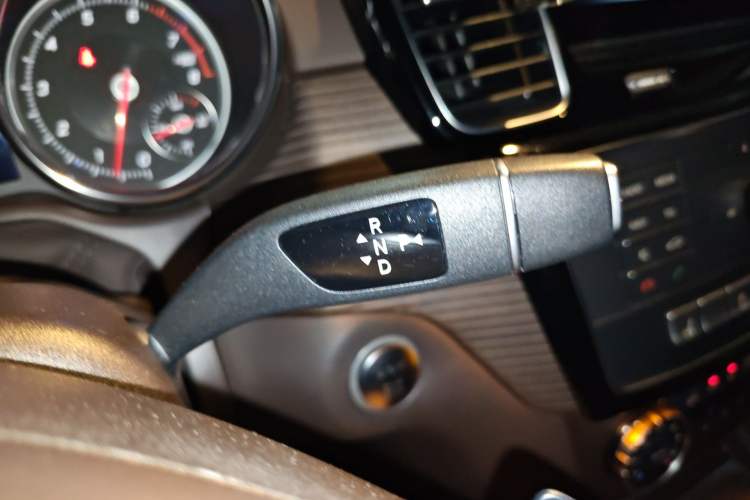 Used Mercedes-Benz GLE 2018 GLE 400 4MATIC Exclusive Edition Gear Lever