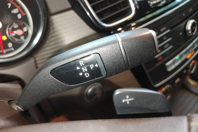 Used Mercedes-Benz GLE 2018 GLE 320 4MATIC Dynamic Edition Collector's Edition Gear Lever