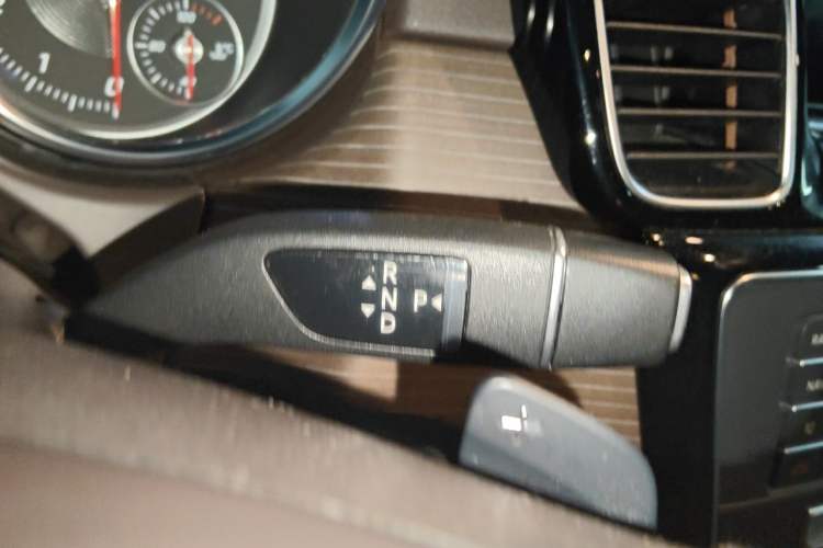 Used Mercedes-Benz GLE 2018 GLE 400 4MATIC Exclusive Edition Gear Lever