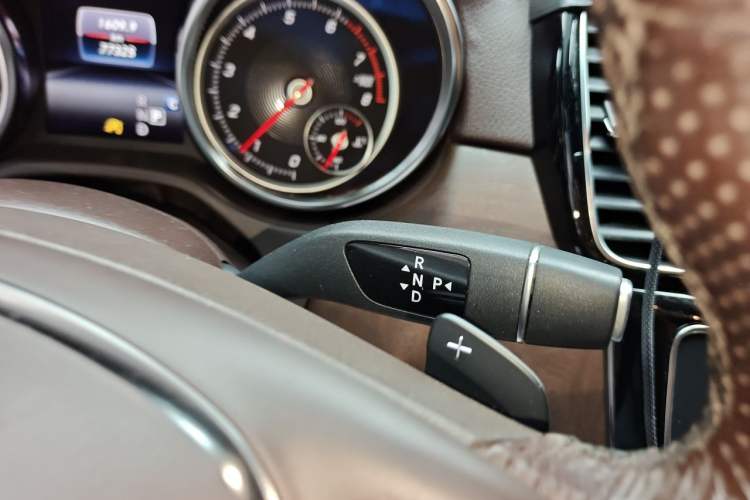 Used Mercedes-Benz GLE 2018 GLE 400 4MATIC Exclusive Edition Gear Lever