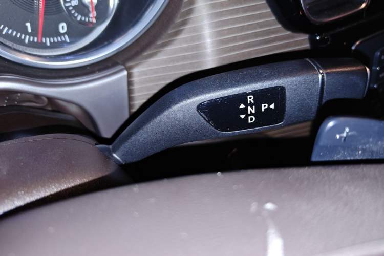 Used Mercedes-Benz GLE 2018 GLE 320 4MATIC Dynamic Edition Collector's Edition Gear Lever