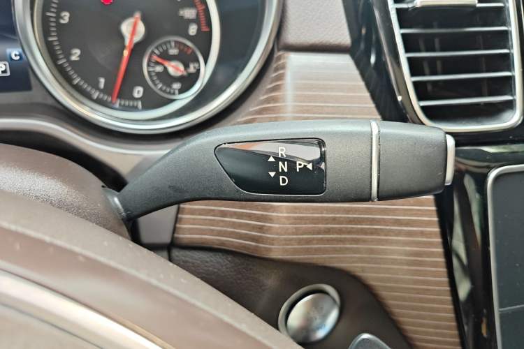 Used Mercedes-Benz GLE 2018 GLE 320 4MATIC Luxury Collection Edition Gear Lever