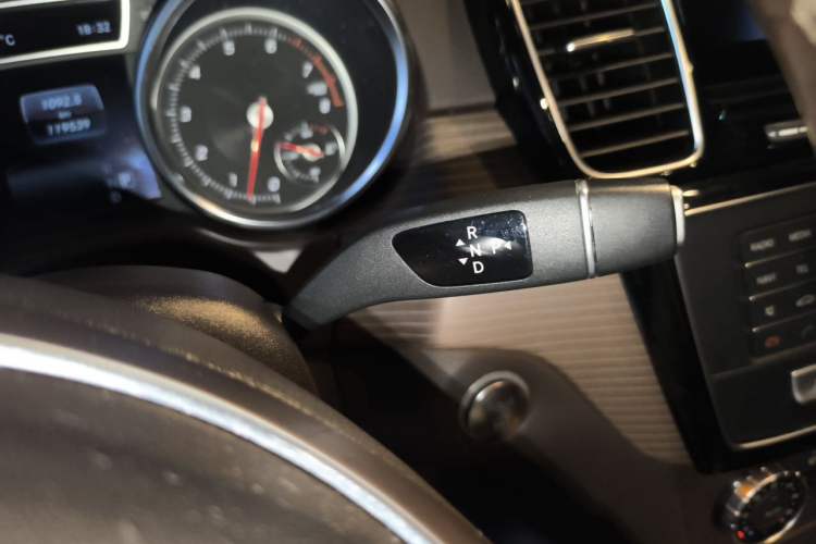 Used Mercedes-Benz GLE 2018 GLE 400 4MATIC Exclusive Edition Gear Lever