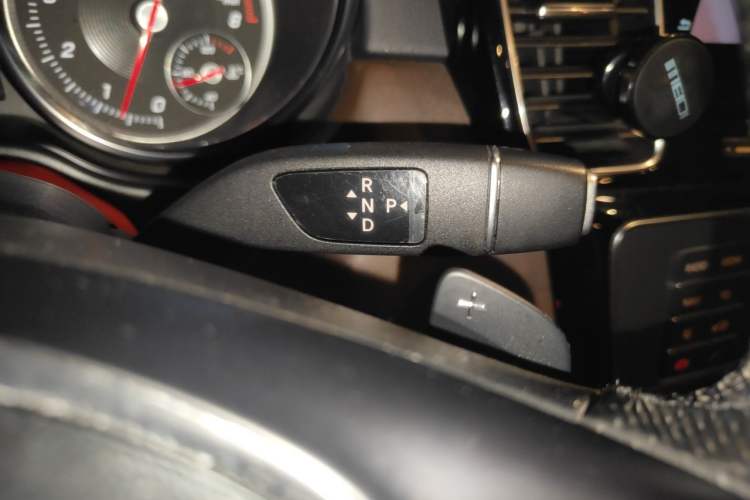 Used Mercedes-Benz GLE 2018 GLE 320 4MATIC Dynamic Edition Collector's Edition Gear Lever