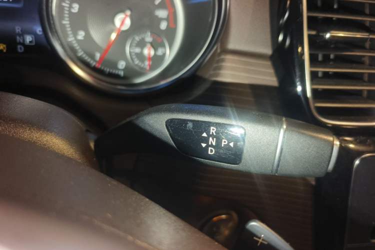 Used Mercedes-Benz GLE 2018 GLE 320 4MATIC Dynamic Edition Collector's Edition Gear Lever