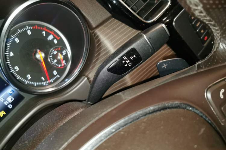 Used Mercedes-Benz GLE 2018 GLE 320 4MATIC Dynamic Edition Collector's Edition Gear Lever
