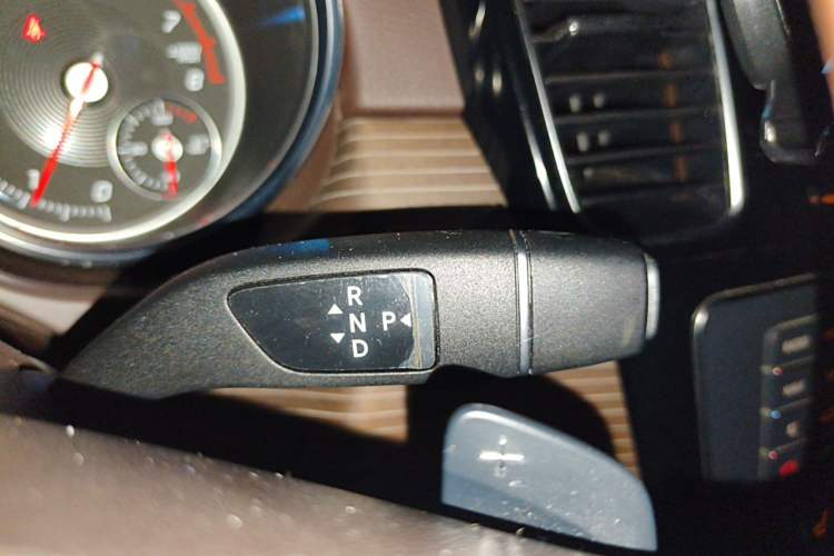 Used Mercedes-Benz GLE 2018 GLE 320 4MATIC Dynamic Edition Collector's Edition Gear Lever