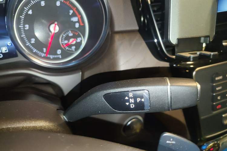 Used Mercedes-Benz GLE 2018 GLE 400 4MATIC Exclusive Edition Gear Lever
