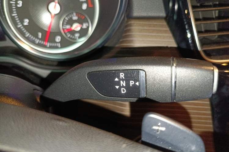 Used Mercedes-Benz GLE 2018 GLE 400 4MATIC Exclusive Edition Gear Lever