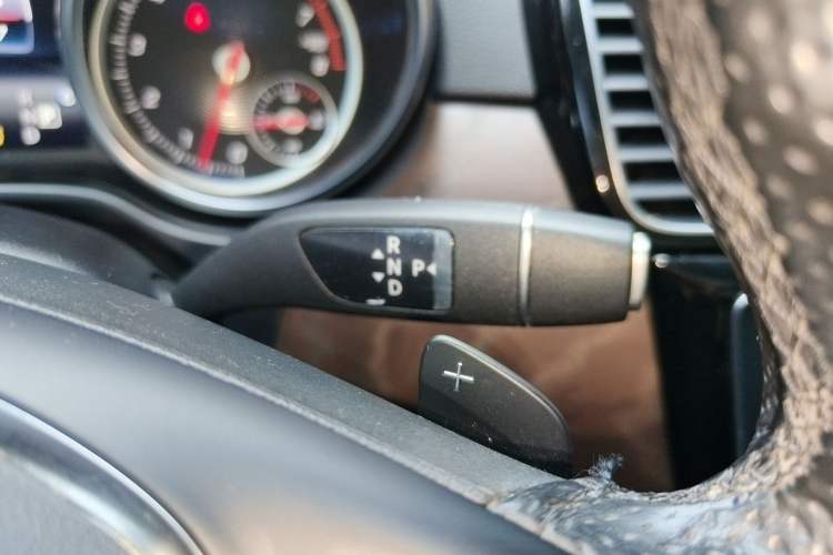 Used Mercedes-Benz GLE 2018 GLE 320 4MATIC Luxury Collection Edition Gear Lever