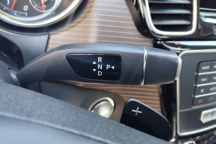 Used Mercedes-Benz GLE 2018 GLE 320 4MATIC Dynamic Edition Collector's Edition Gear Lever