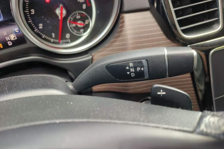 Used Mercedes-Benz GLE 2018 GLE 400 4MATIC Exclusive Edition Gear Lever