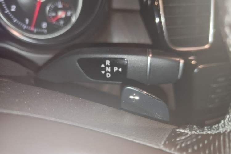 Used Mercedes-Benz GLE 2018 GLE 320 4MATIC Dynamic Edition Collector's Edition Gear Lever