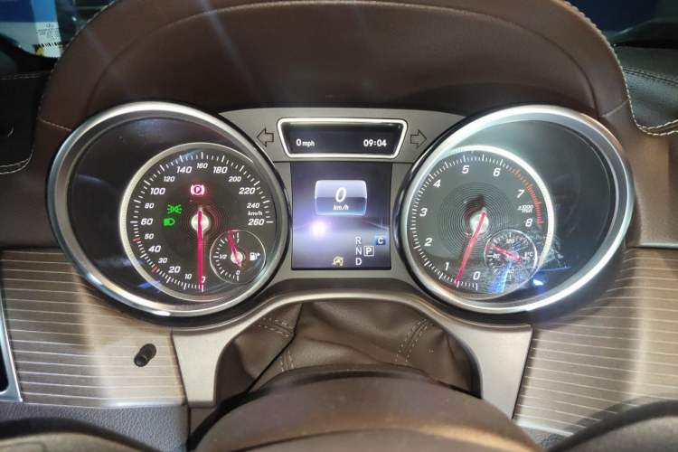 Used Mercedes-Benz GLE 2018 GLE 400 4MATIC Exclusive Edition Instrument Cluster