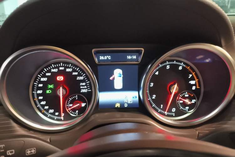 Used Mercedes-Benz GLE 2018 GLE 320 4MATIC Dynamic Edition Collector's Edition Instrument Cluster