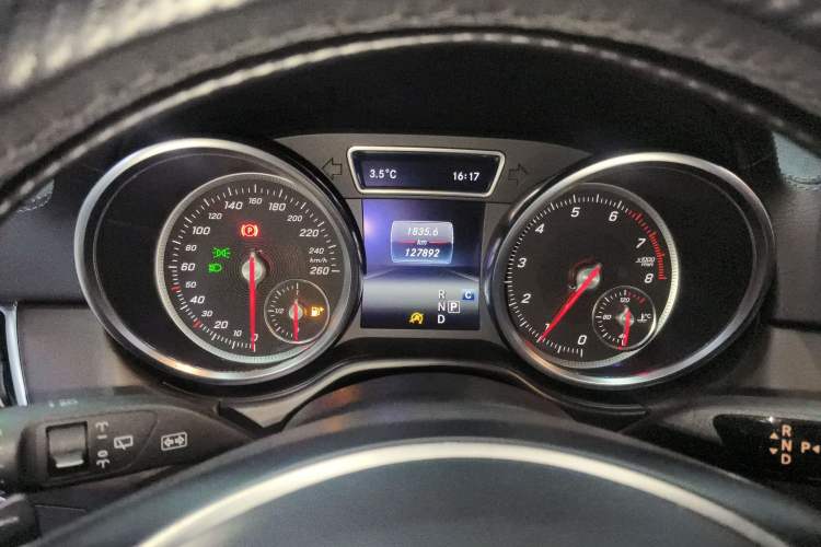 Used Mercedes-Benz GLE 2018 GLE 400 4MATIC Exclusive Edition Instrument Cluster