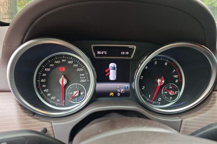 Used Mercedes-Benz GLE 2018 GLE 400 4MATIC Exclusive Edition Instrument Cluster