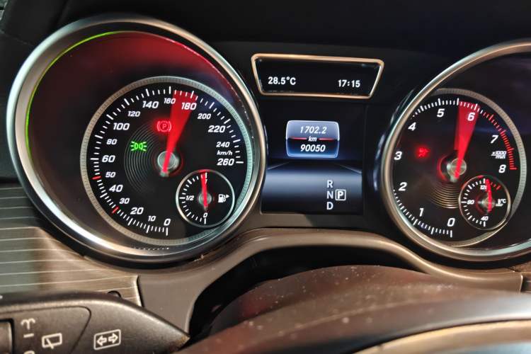 Used Mercedes-Benz GLE 2018 GLE 400 4MATIC Exclusive Edition Instrument Cluster