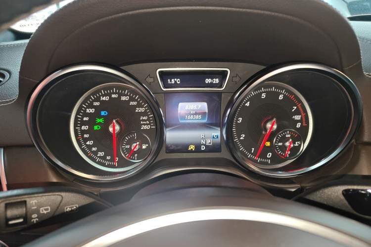 Used Mercedes-Benz GLE 2018 GLE 400 4MATIC Exclusive Edition Instrument Cluster