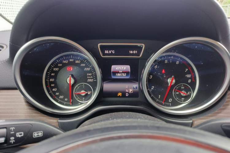 Used Mercedes-Benz GLE 2018 GLE 400 4MATIC Exclusive Edition Instrument Cluster