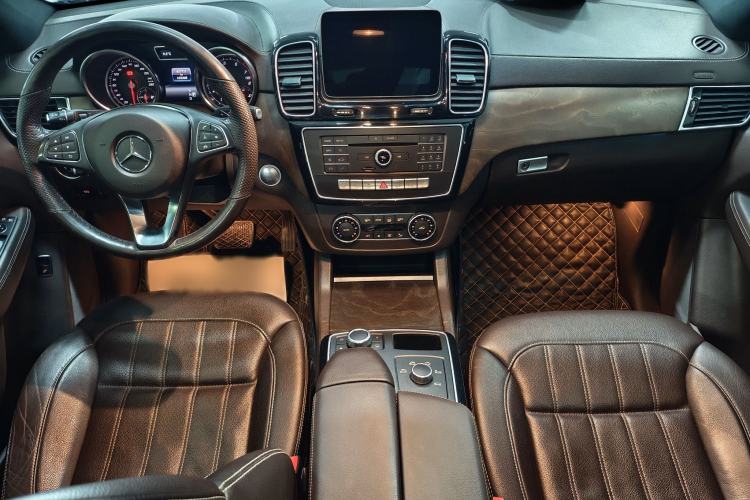 Used Mercedes-Benz GLE 2018 GLE 320 4MATIC Dynamic Edition Collector's Edition Interior 2