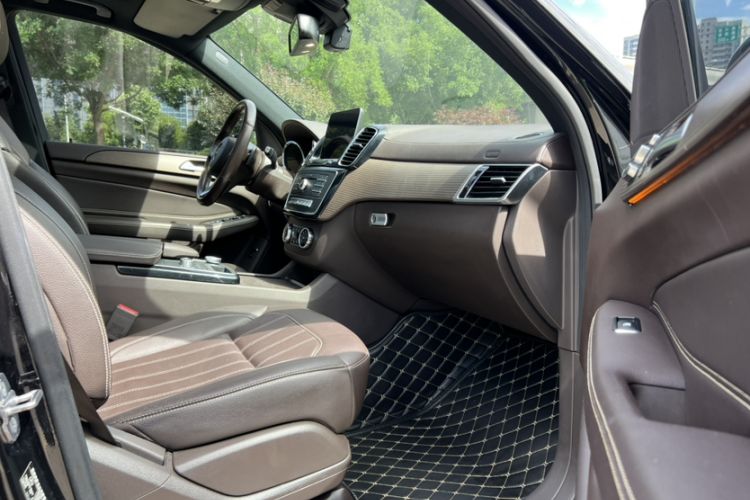 Used Mercedes-Benz GLE 2018 GLE 320 4MATIC Dynamic Edition Collector's Edition Interior 2